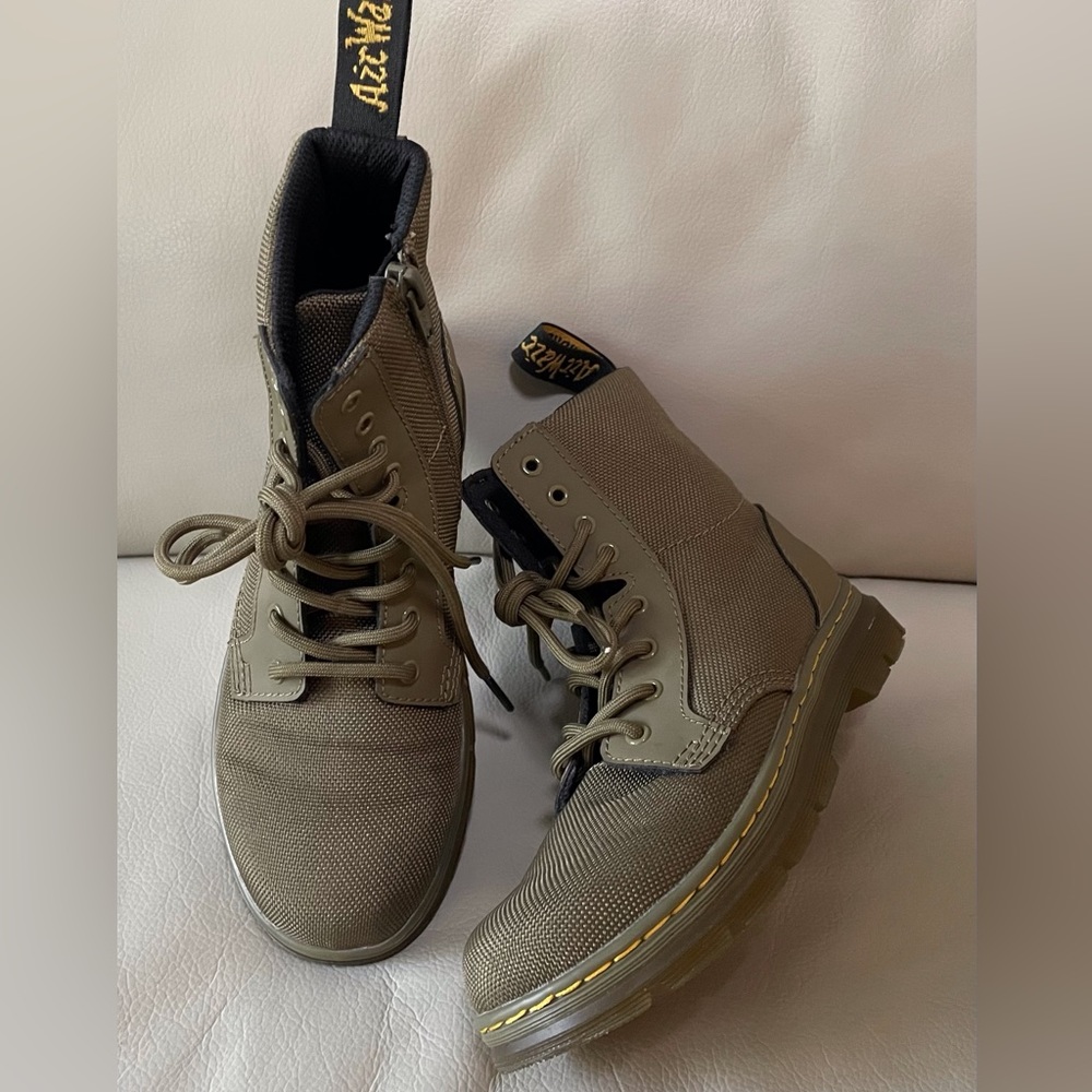 YOUTH DR. MARTENS COMBS EXTRA TOUGH POLY CASUAL BOOTS, US SIZE 2